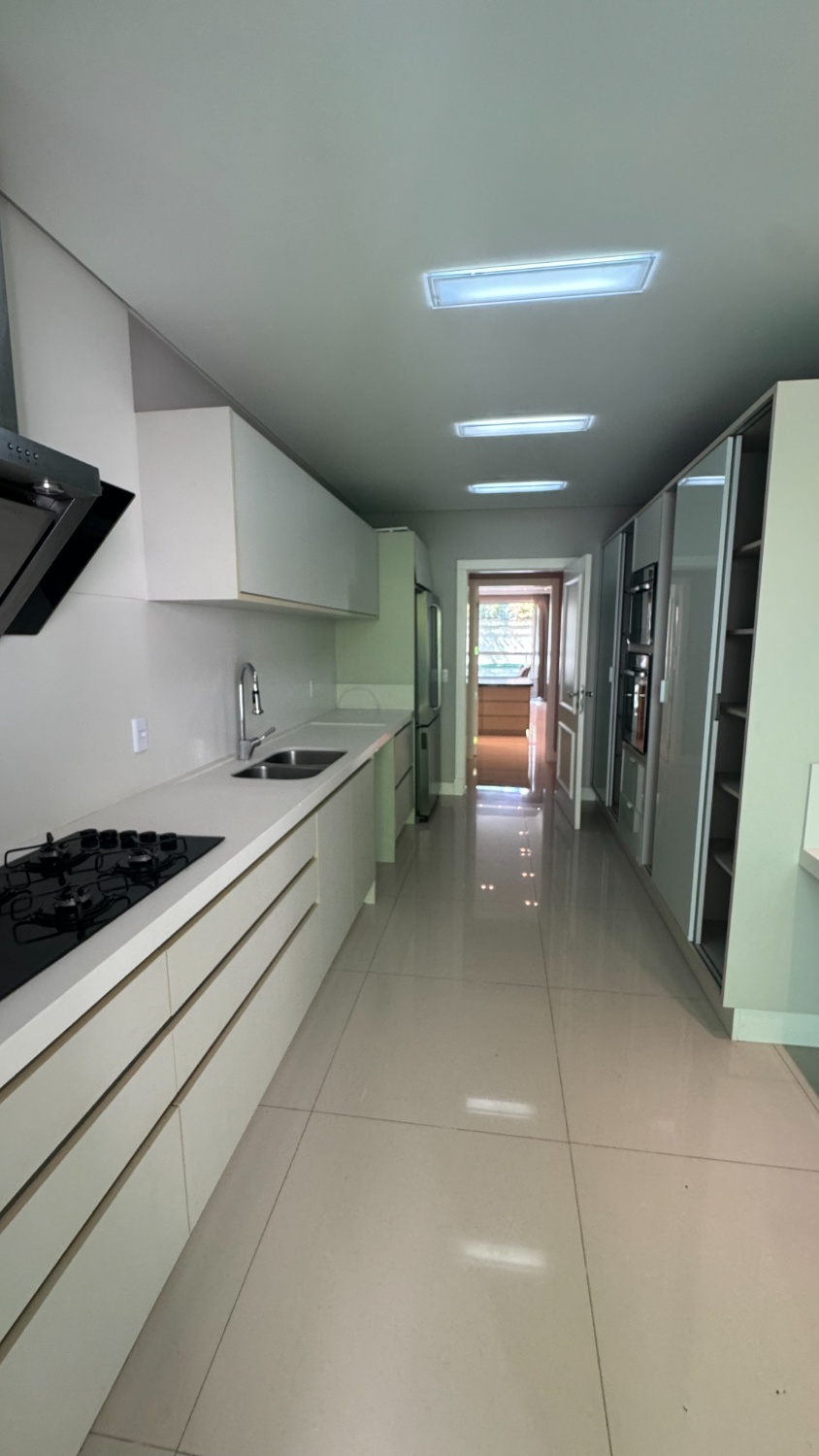 Apartamento no Ed. Atlantic Paradise em Meia Praia em Itapema - foto 4