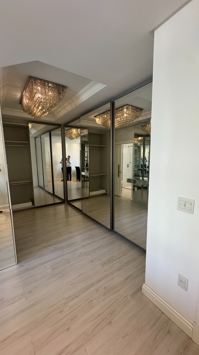 Apartamento no Ed. Atlantic Paradise em Meia Praia em Itapema - foto 8