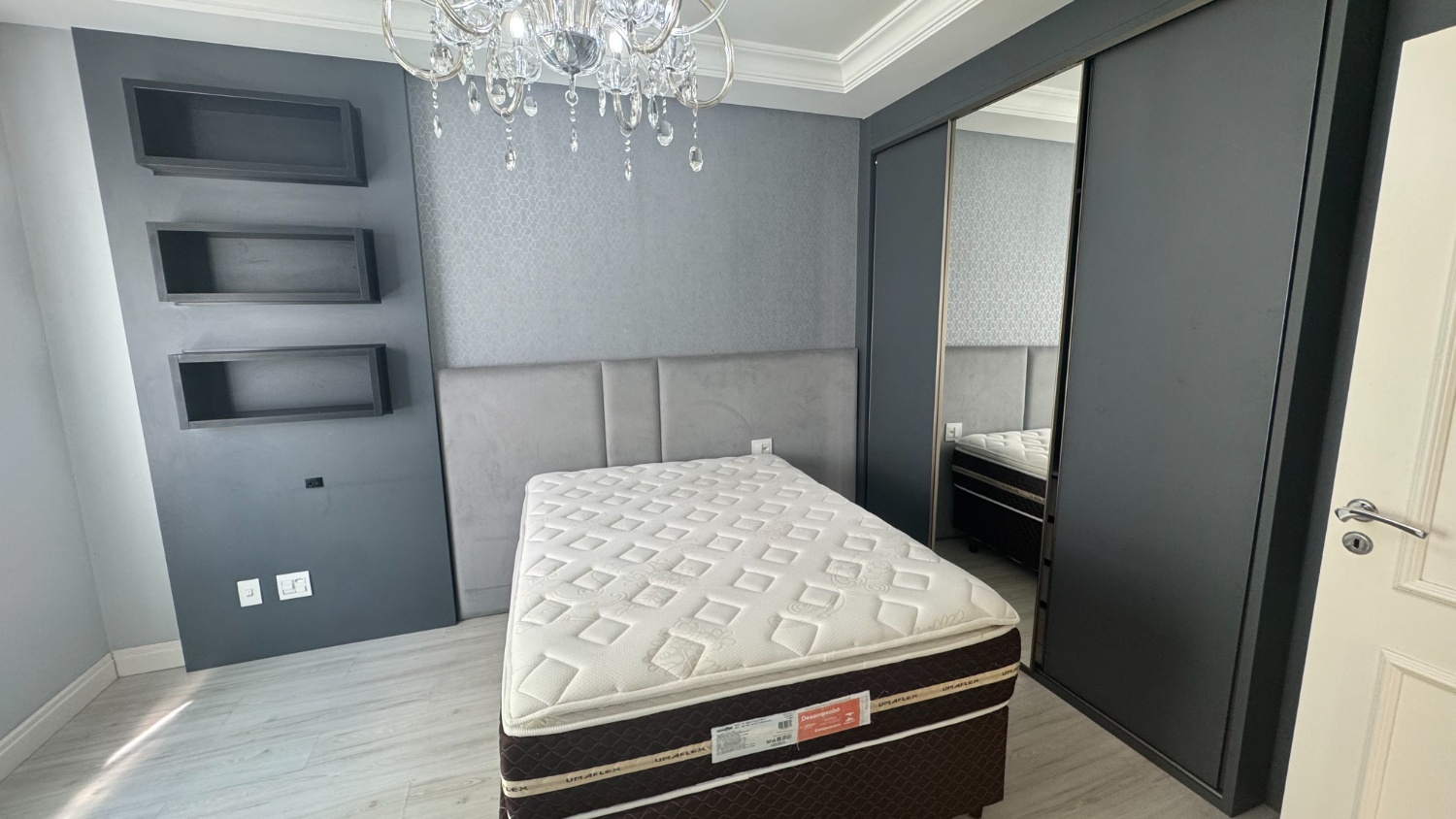 Apartamento no Ed. Atlantic Paradise em Meia Praia em Itapema - foto 10