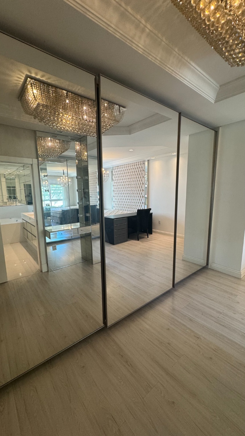 Apartamento no Ed. Atlantic Paradise em Meia Praia em Itapema - foto 12