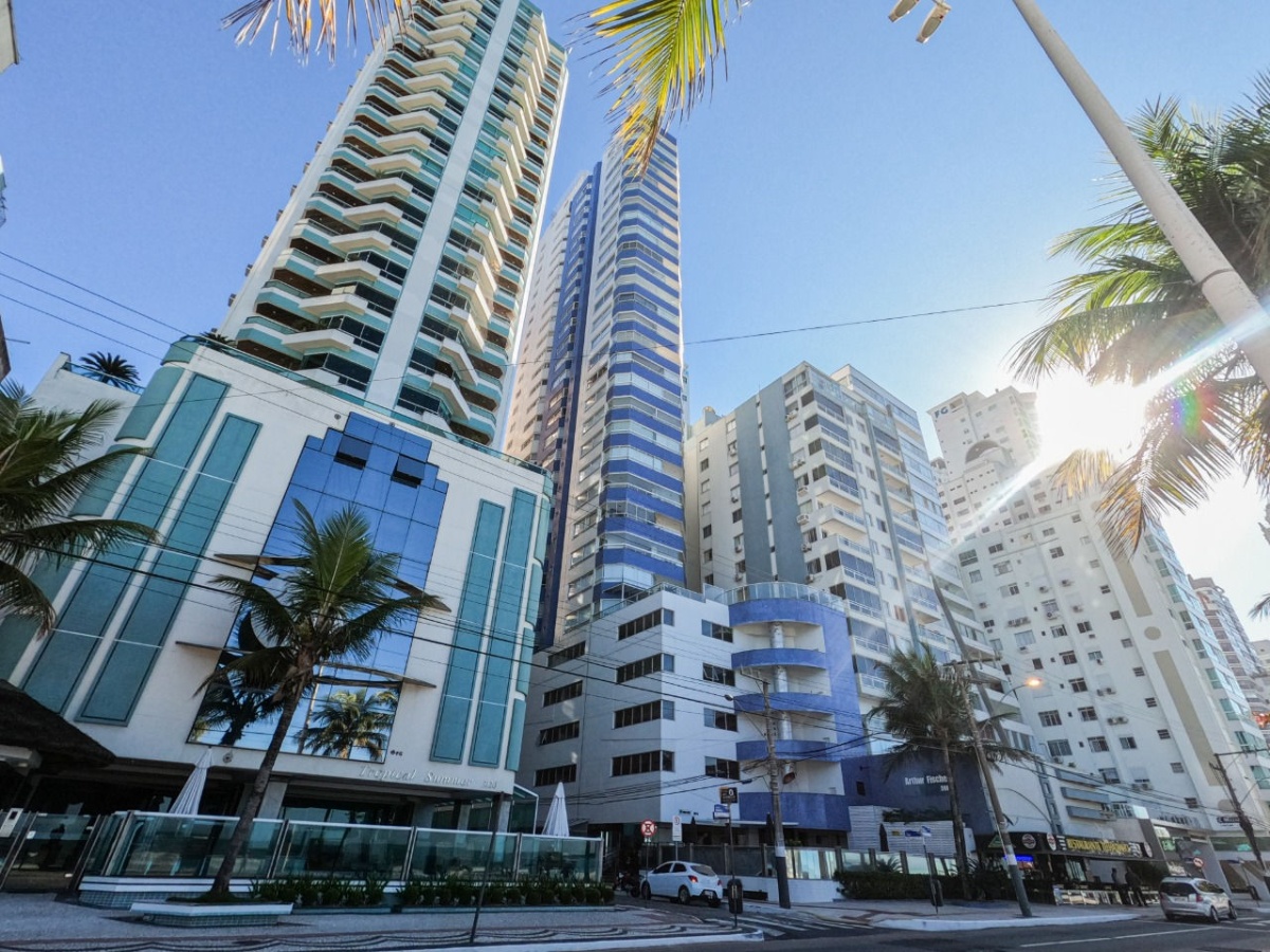 Apartamento Frente Mar no Ed. Tropical Summer em Balneário Camboriú - foto 2