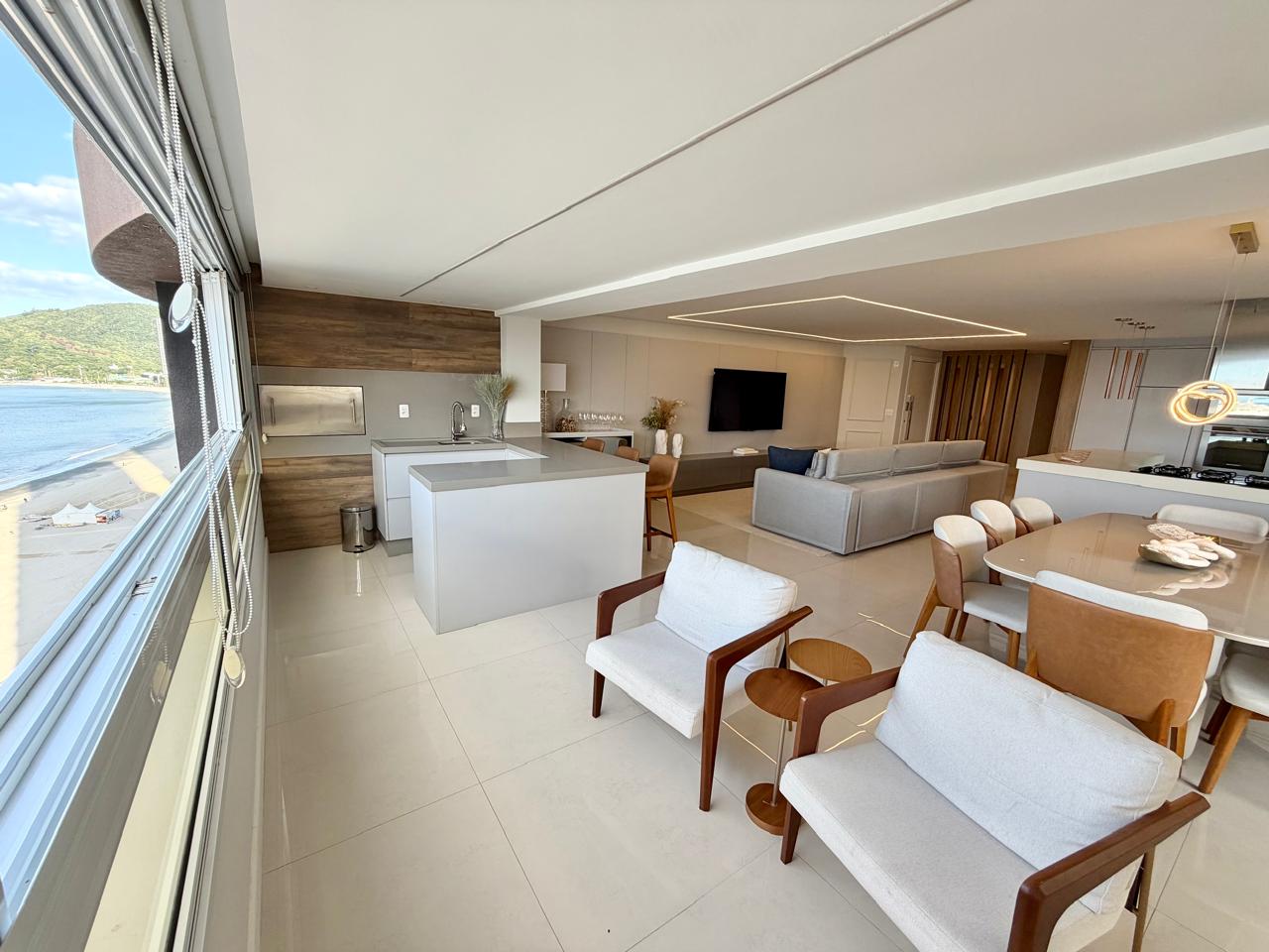 Apartamento no Ed. Noblesse em Balneário Camboriú - foto 2