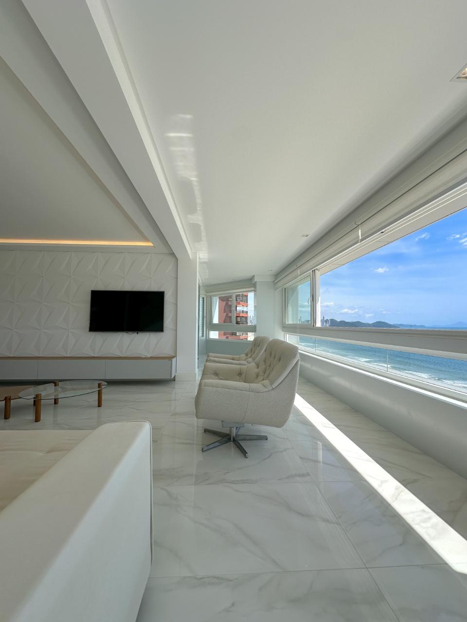 Apartamento no Edifício Theiss Heens em Balneário Camboriú - foto 4