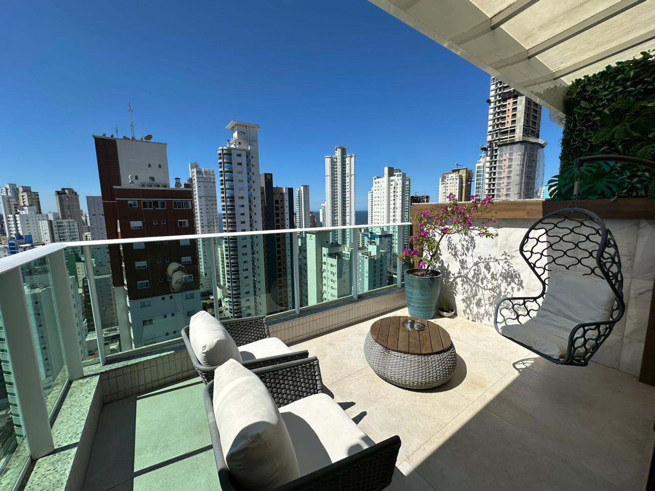 Cobertura Exclusiva no Edifício Sun Place em Balneário Camboriú - foto 2