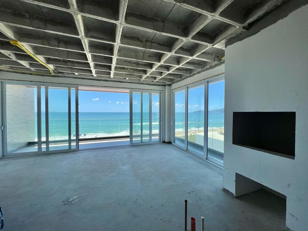 Apartamento Frente Mar no Edifício Bay House na Praia Brava em Itajaí