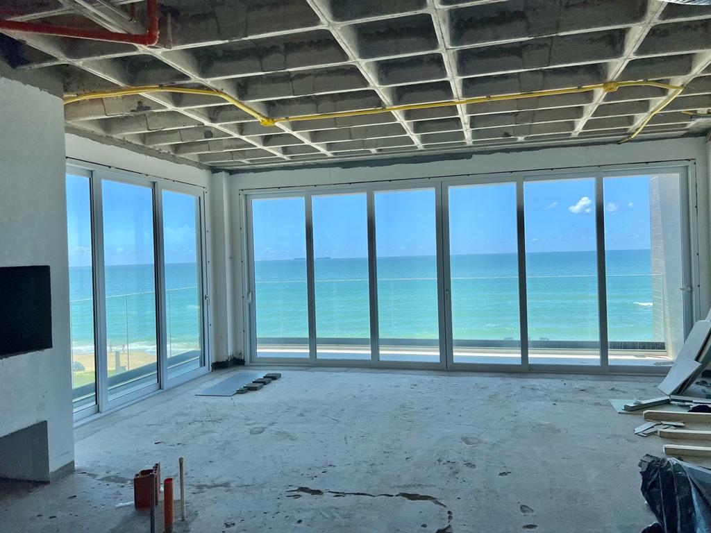 Apartamento Frente Mar no Edifício Bay House na Praia Brava em Itajaí