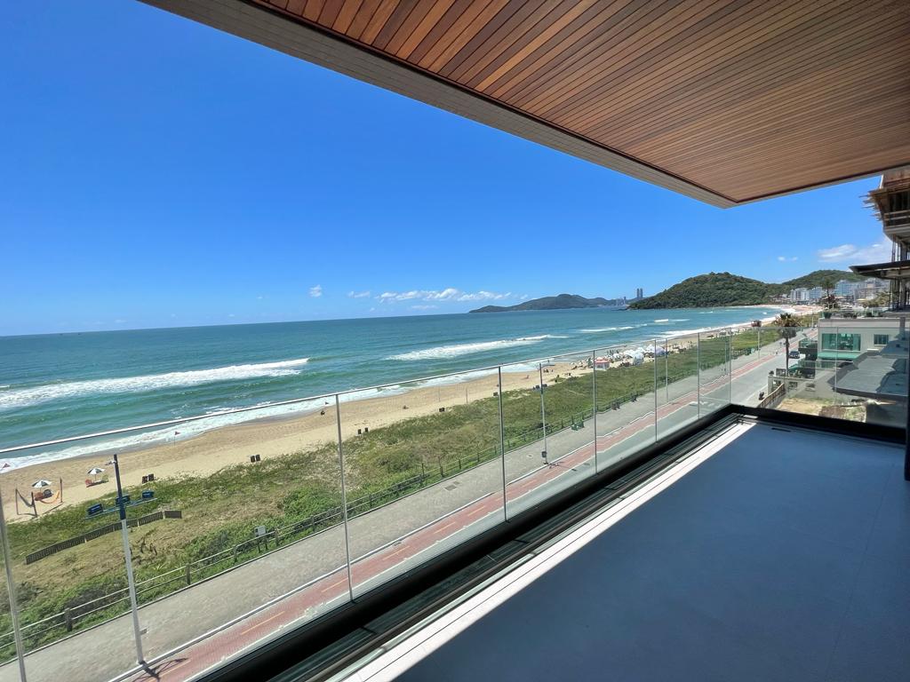 Apartamento Frente Mar no Edifício Bay House na Praia Brava em Itajaí