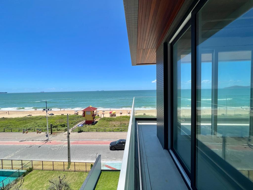 Apartamento Frente Mar no Edifício Bay House na Praia Brava em Itajaí
