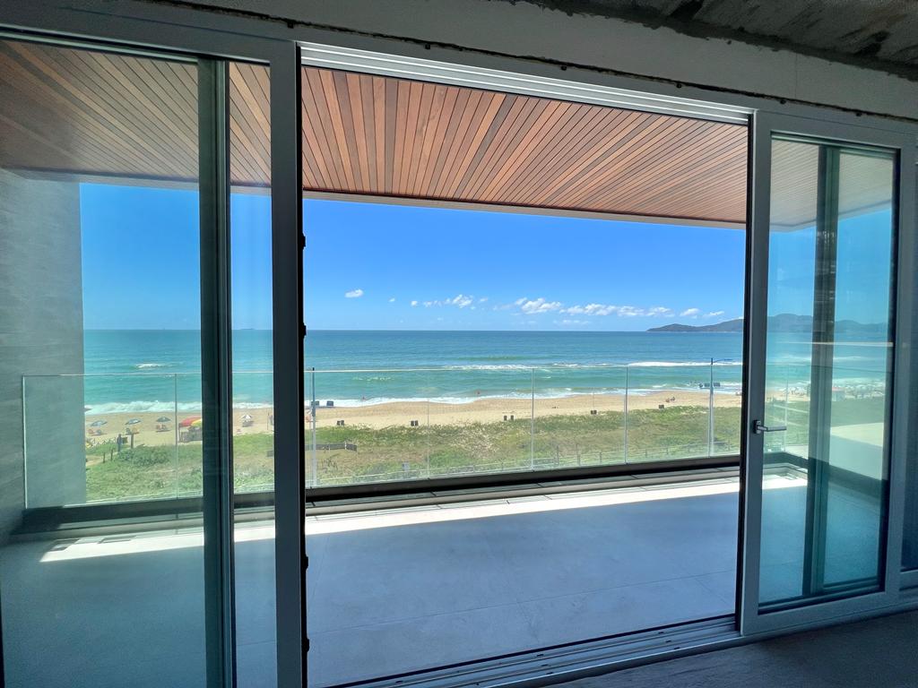 Apartamento Frente Mar no Edifício Bay House na Praia Brava - foto 9