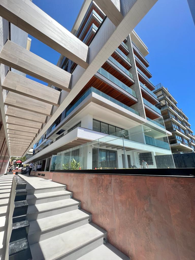 Apartamento Frente Mar no Edifício Bay House na Praia Brava - foto 11