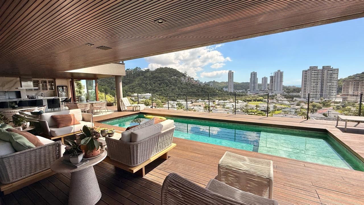 Casa no Cond. Horizontal na Praia Brava - foto 3