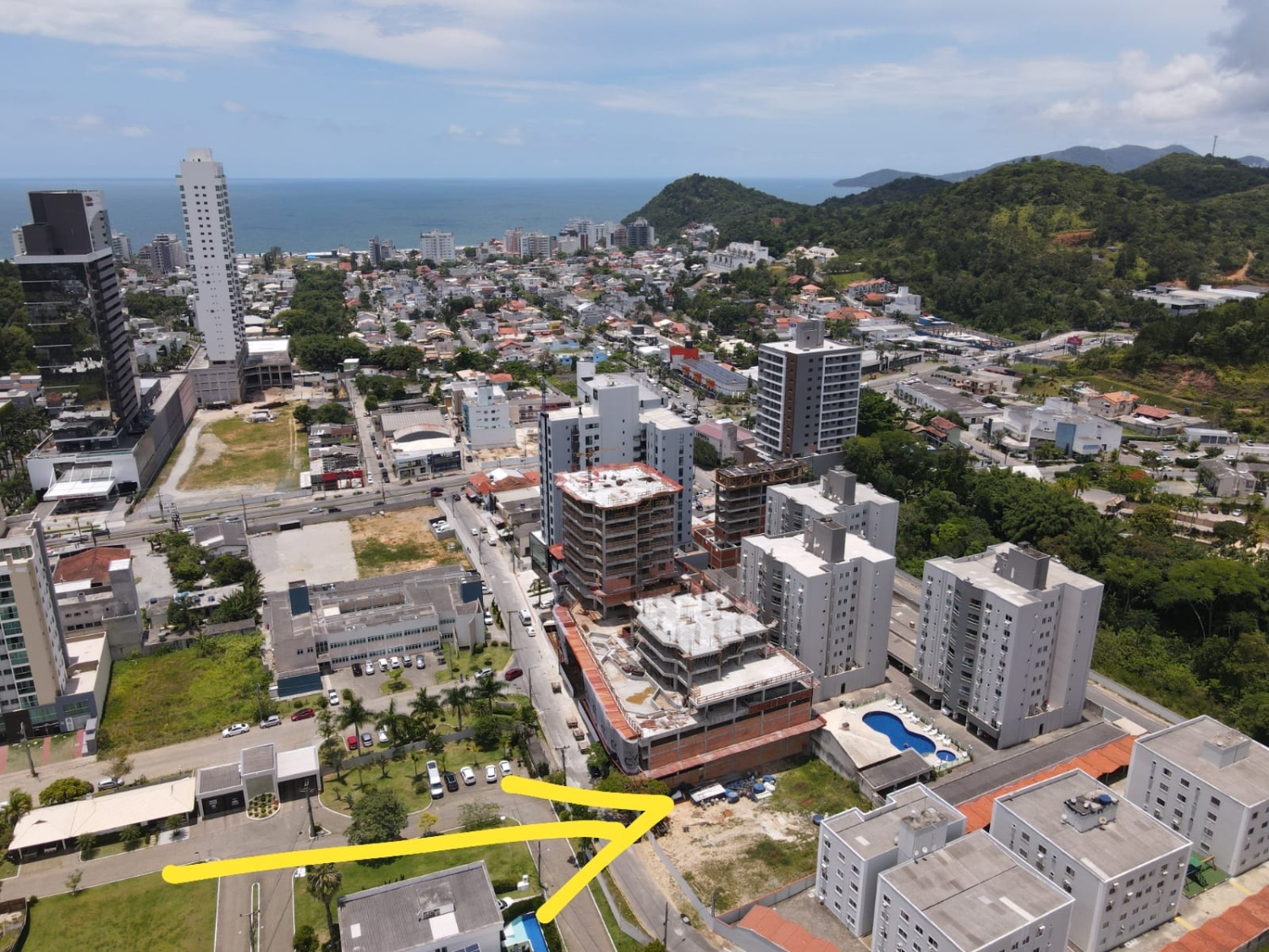 Apartamento no Ed. Manu Bay na Praia Brava - foto 19