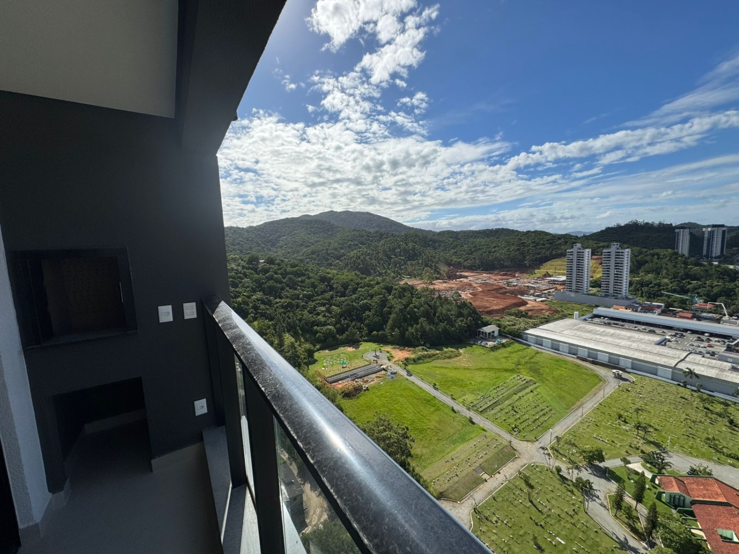 Apartamento no Edifício Brava Breeze Residence na Praia Brava - foto 2