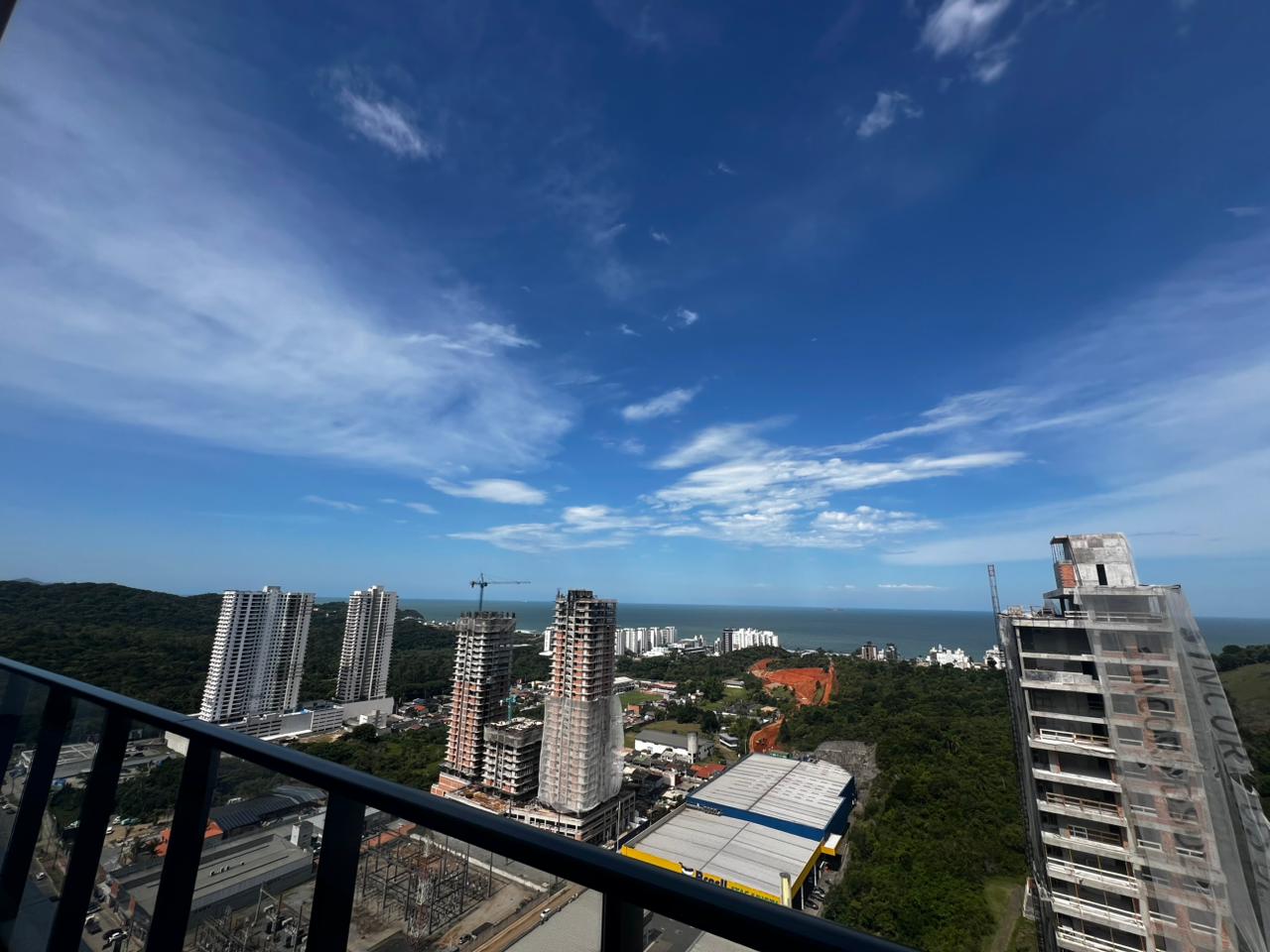 Apartamento no Edifício Brava Breeze Residence na Praia Brava - foto 4