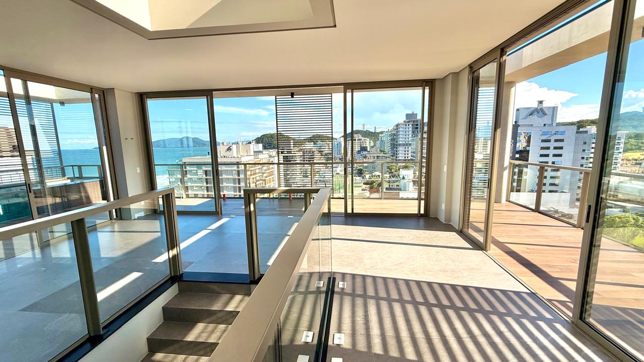 Cobertura no Ed. Horizon na Praia Brava - foto 8