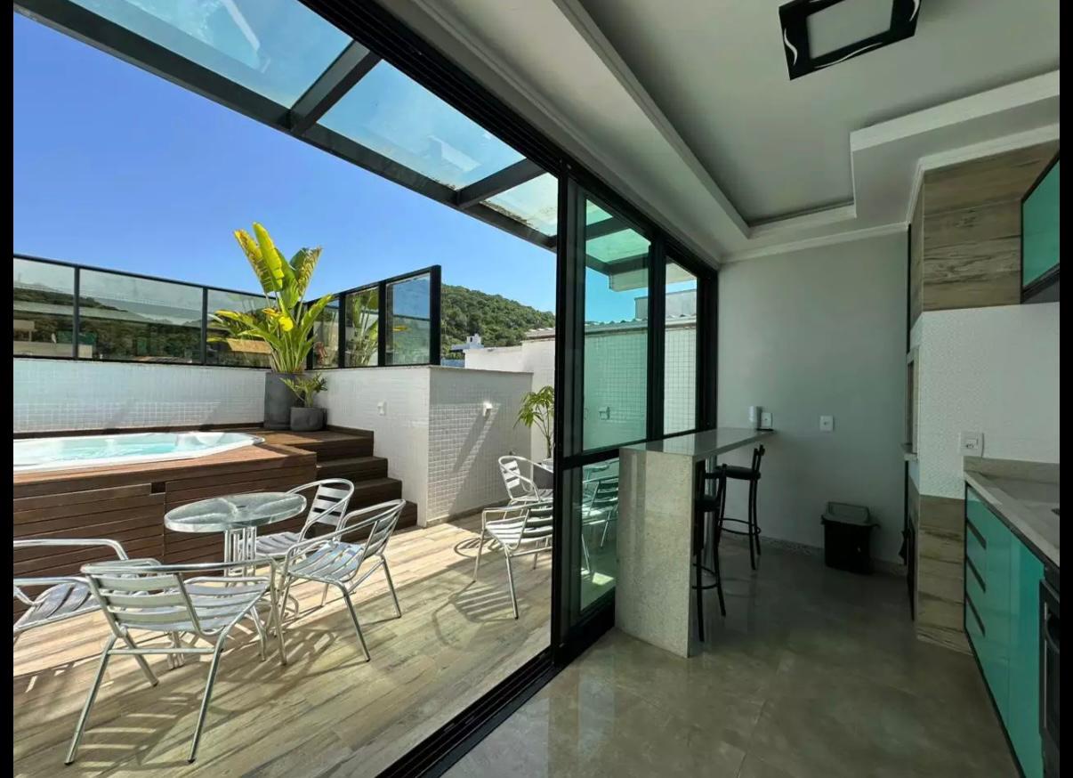 Apartamento Duplex no Ed. Reis Village na Praia dos Amores em Balneário Camboriú - foto 17