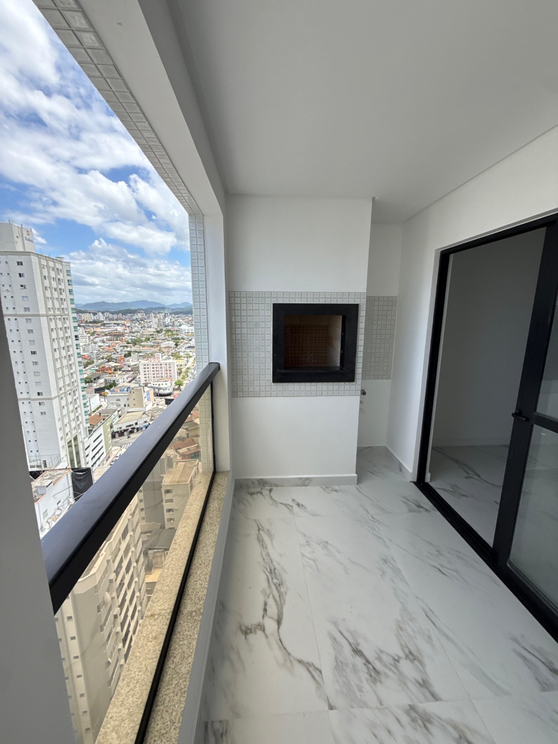 Apartamento no Edifício Paganini Tower em Balneário Camboriú - foto 2