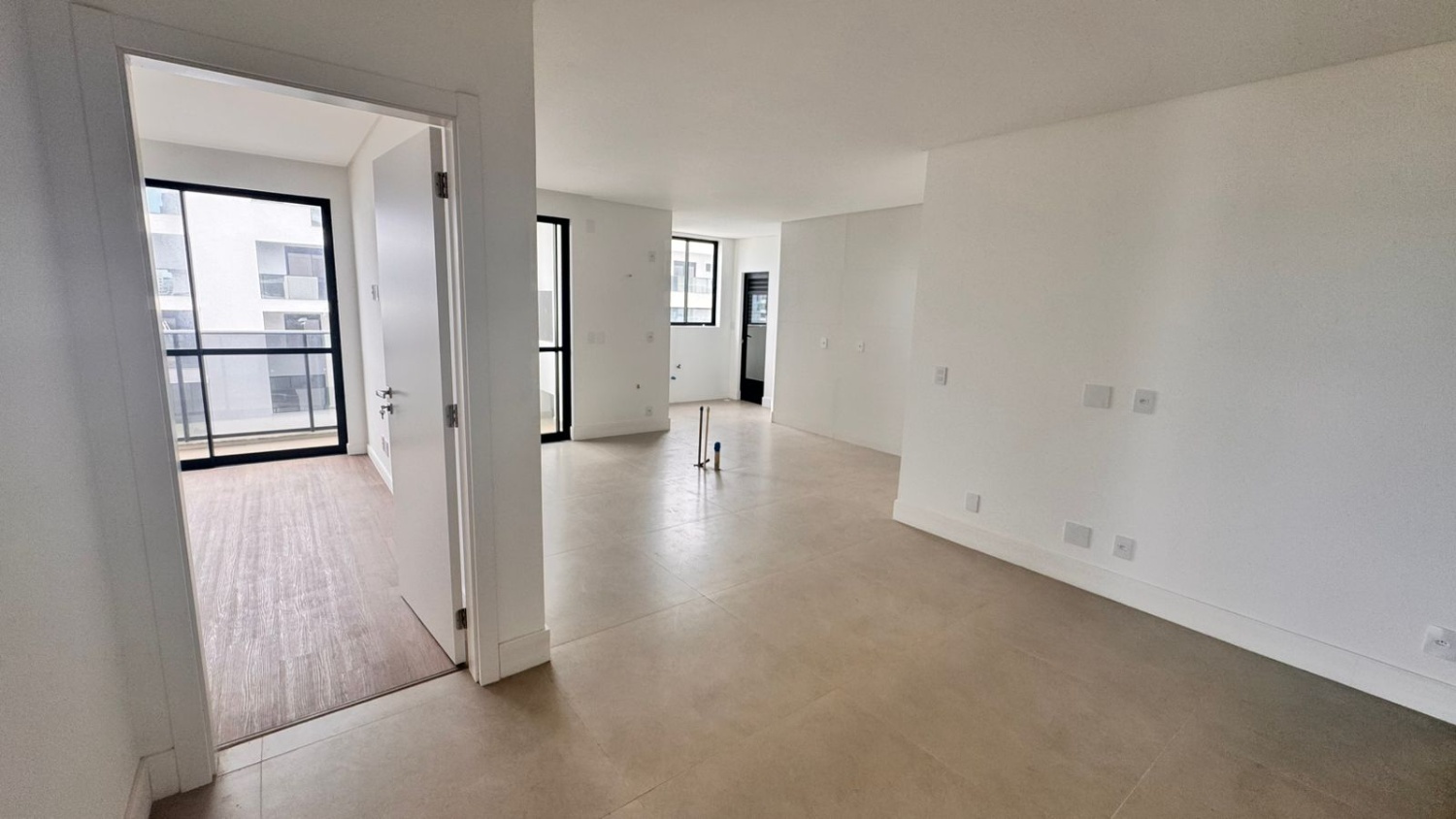 Apartamento no Ed. Brava Vita na Praia Brava - foto 4