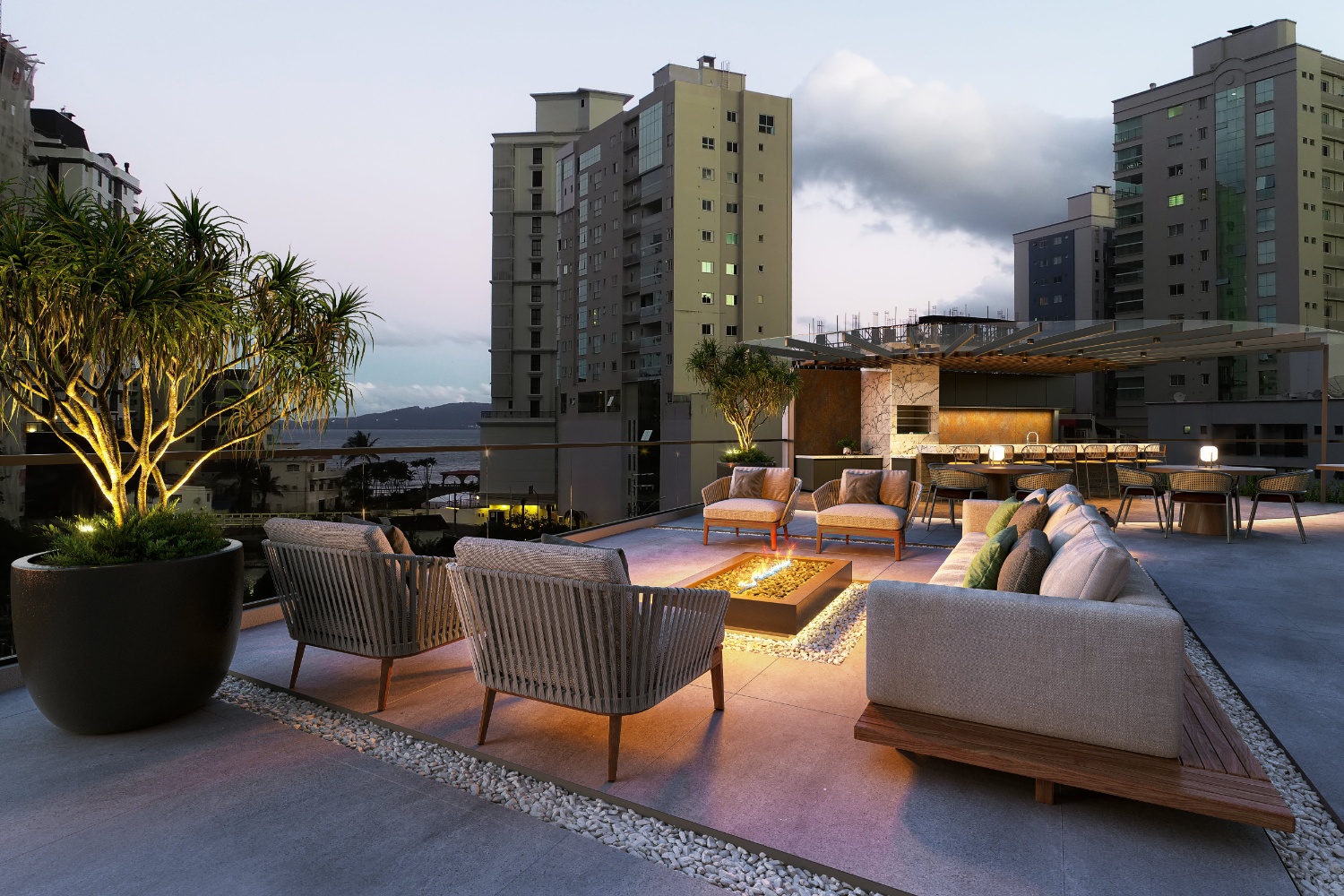 Apartamento no Ed. River Tower em Itapema - foto 16