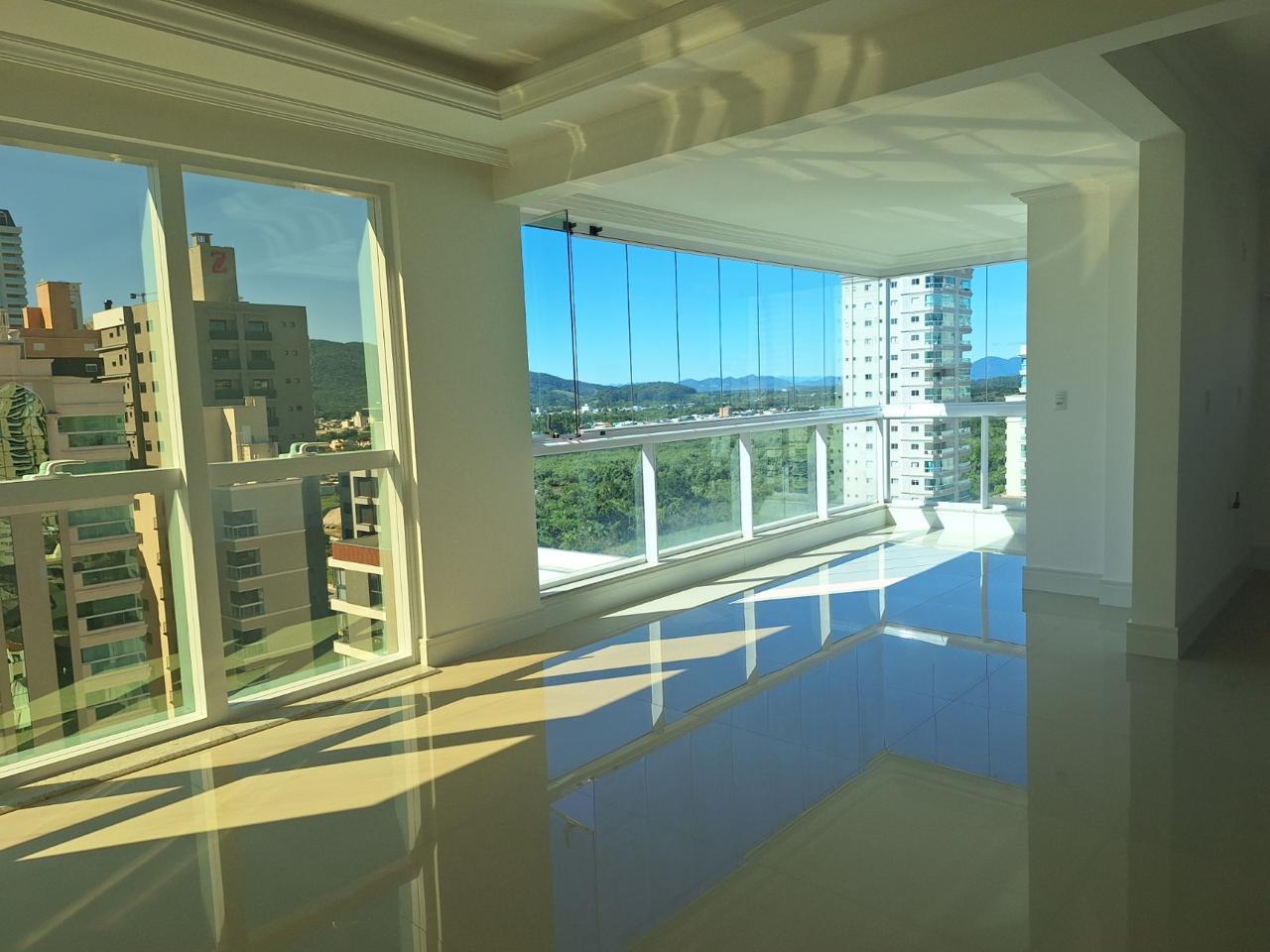 Apartamento no Ed. Rosas de Provence em Meia Praia - Itapema - foto 6