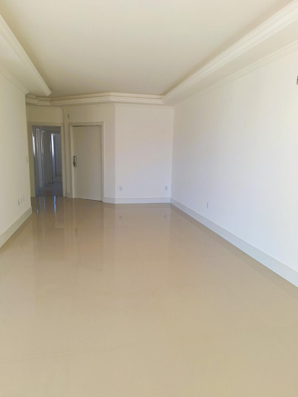 Apartamento no Ed. Rosas de Provence em Meia Praia - Itapema - foto 10