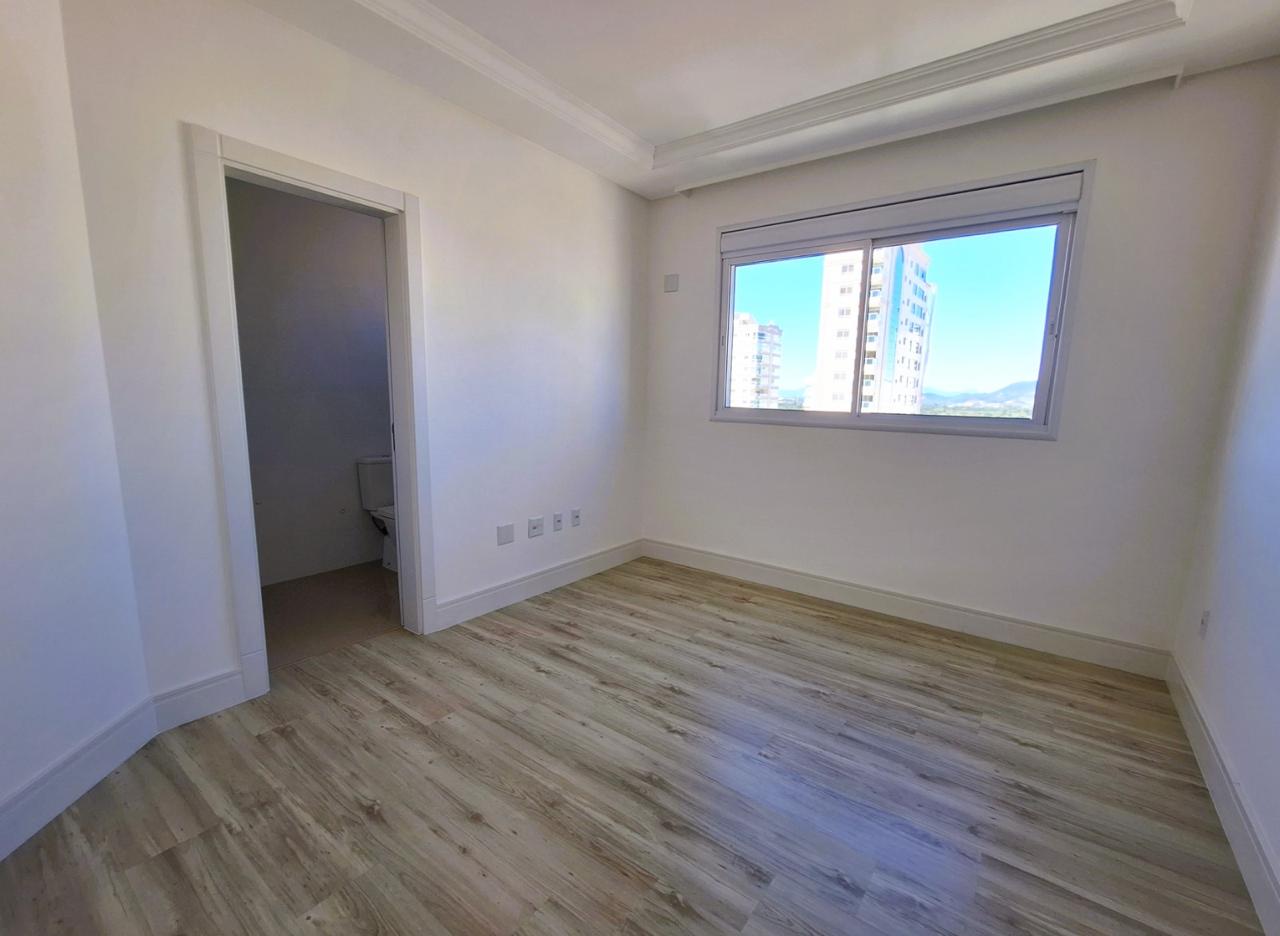 Apartamento no Ed. Rosas de Provence em Meia Praia - Itapema - foto 11