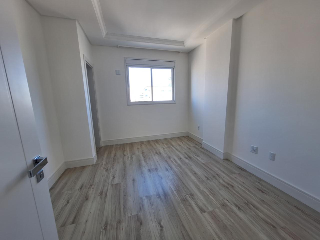 Apartamento no Ed. Rosas de Provence em Meia Praia - Itapema - foto 12