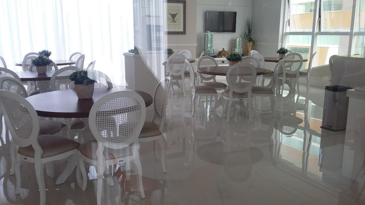 Apartamento no Ed. Rosas de Provence em Meia Praia - Itapema - foto 16