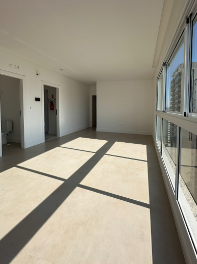 Apartamento no Ed. San Telmo em Balneário Camboriú - foto 3