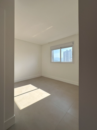Apartamento no Ed. San Telmo em Balneário Camboriú - foto 8