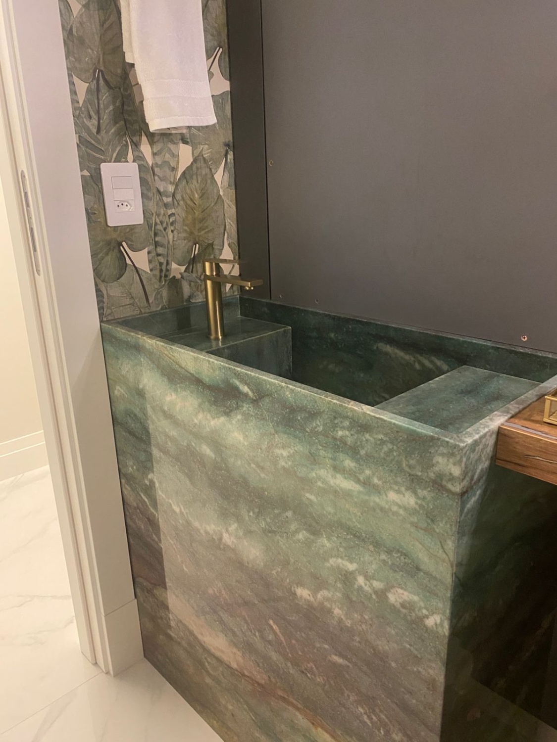 Apartamento no Ed. Horizon Residence em Balneário Camboriú - foto 13