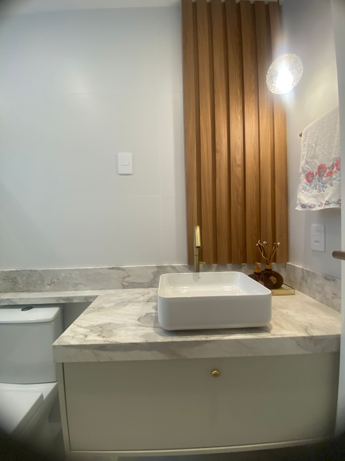 Apartamento no Ed. Horizon Residence em Balneário Camboriú - foto 15