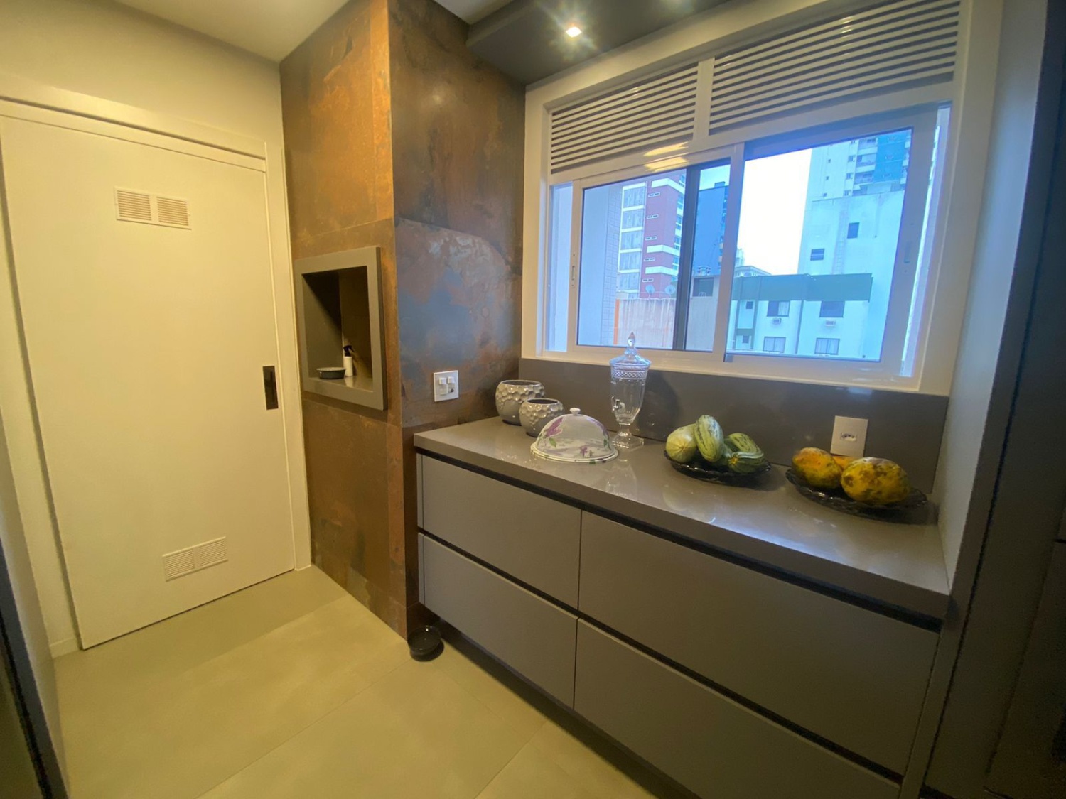 Apartamento no Ed. Mirante das Águas em Balneário Camboriú - foto 10