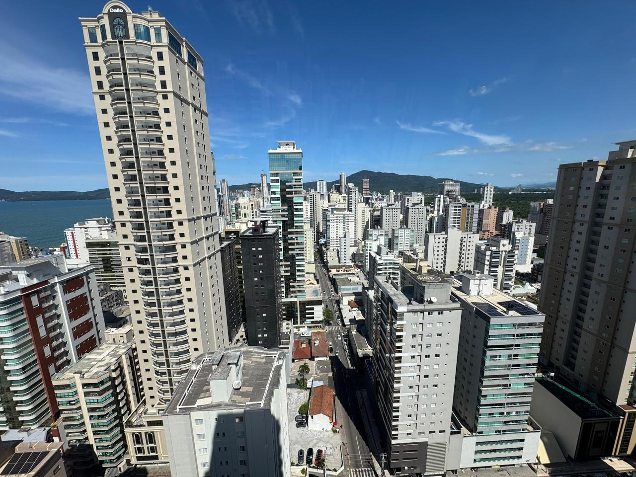 Apartamento no Ed. Dummond Residence em Itapema - foto 11
