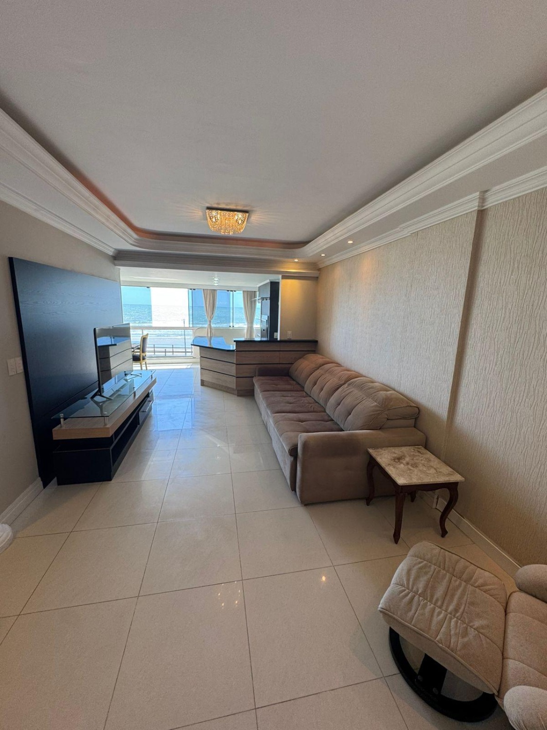 Apartamento no Ed. Residencial Roland Heil em Itapema - foto 2