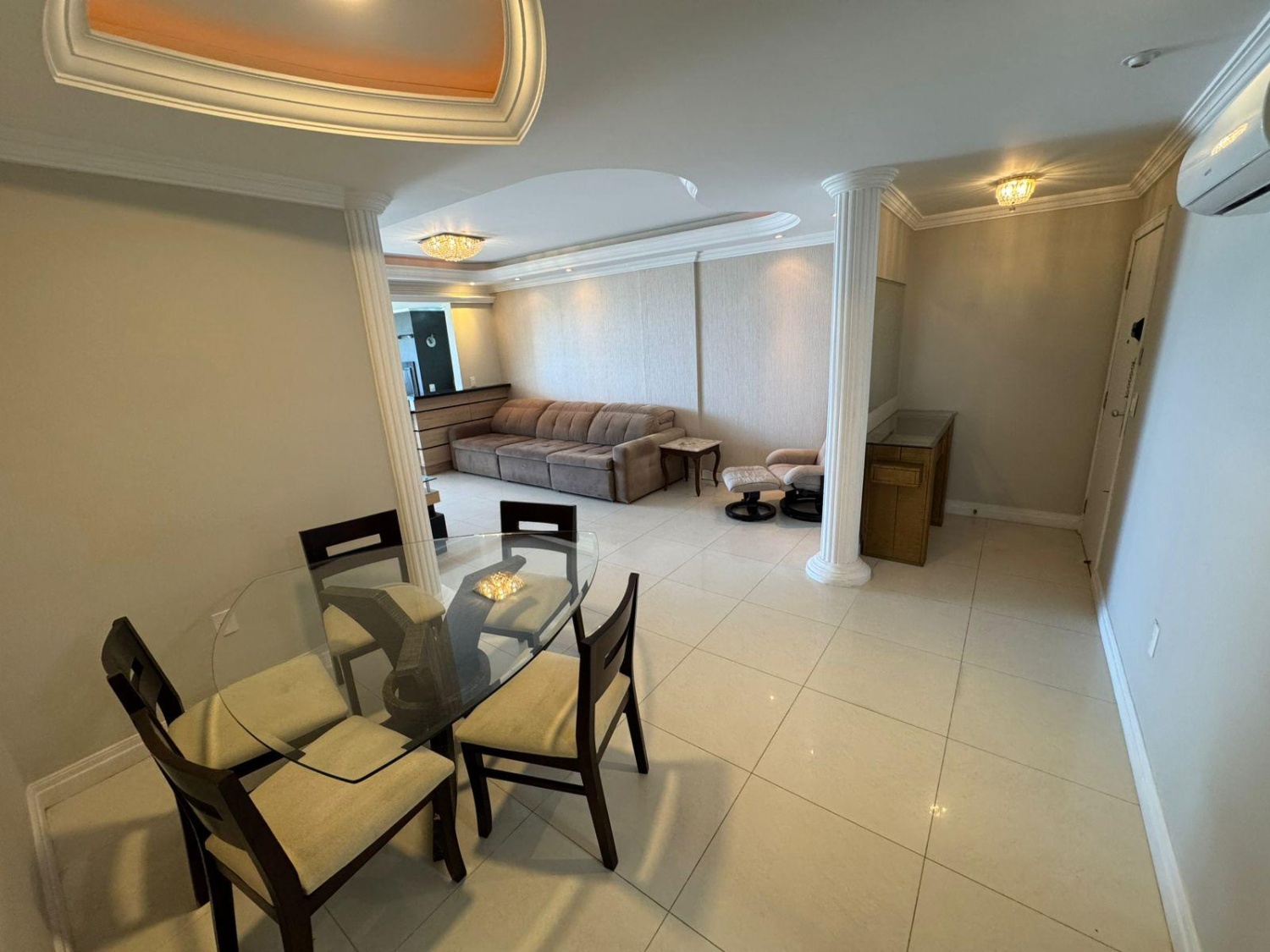 Apartamento no Ed. Residencial Roland Heil em Itapema - foto 3