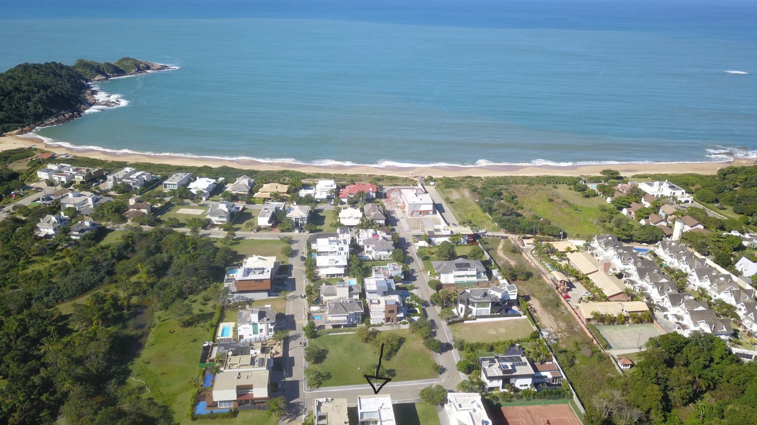 Casa no Condomínio Vivendas do Atlântico na Praia do Estaleiro em Balneário Camboriú - foto 33