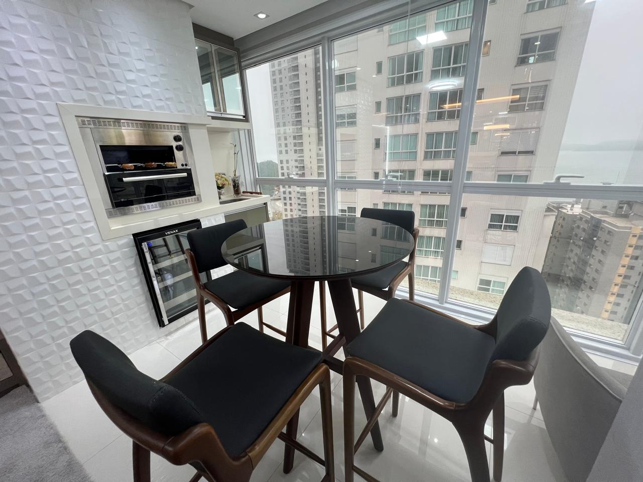 Apartamento no Ed. Alameda Jardins em Balneário Camboriú - foto 2
