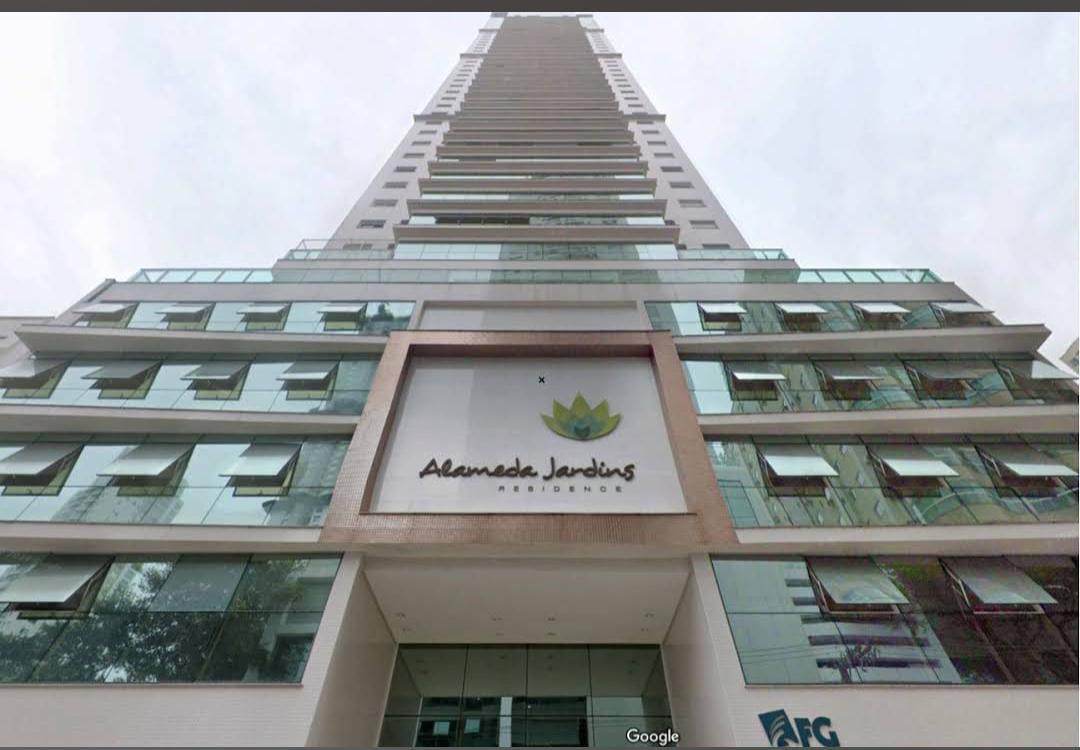Apartamento no Ed. Alameda Jardins em Balneário Camboriú - foto 21
