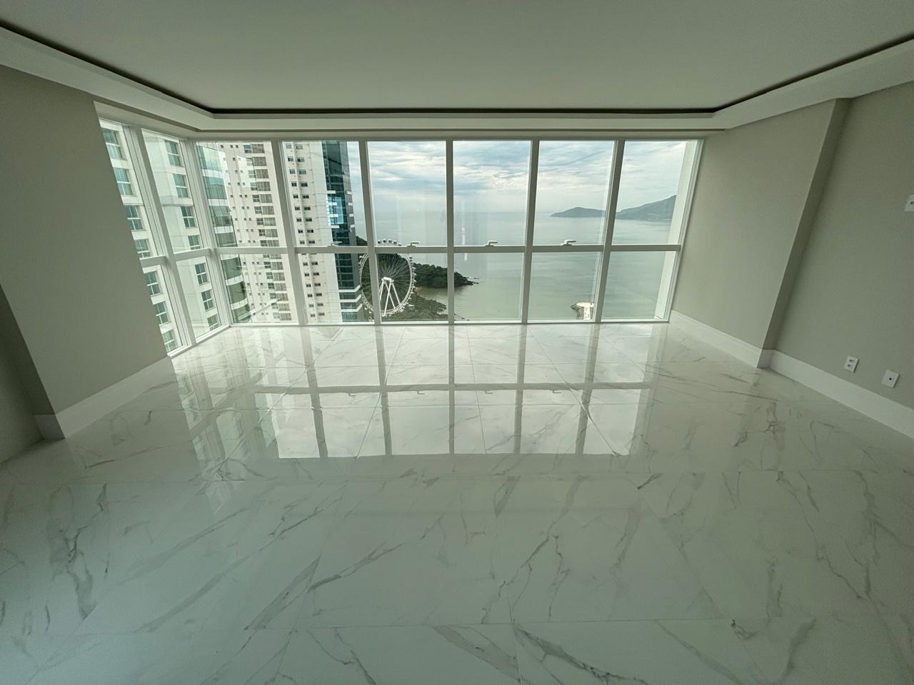 Apartamento no Ed. Skyline em Balneário Camboriú - foto 2
