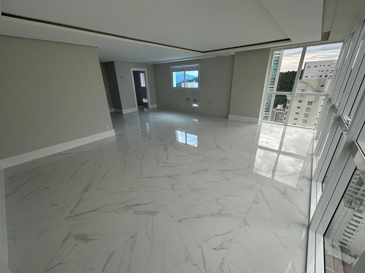 Apartamento no Ed. Skyline em Balneário Camboriú - foto 5