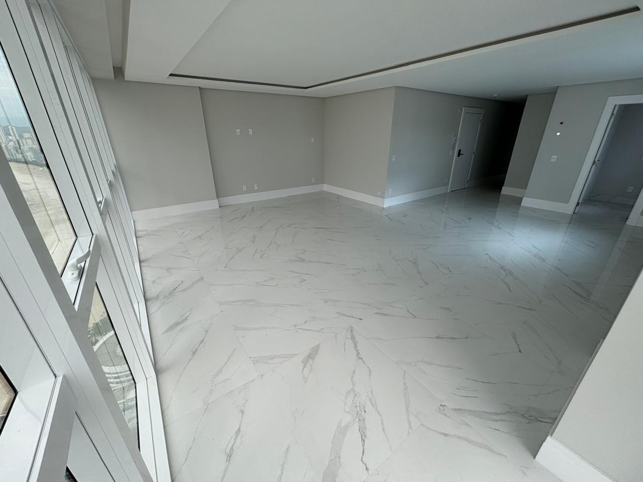 Apartamento no Ed. Skyline em Balneário Camboriú - foto 6