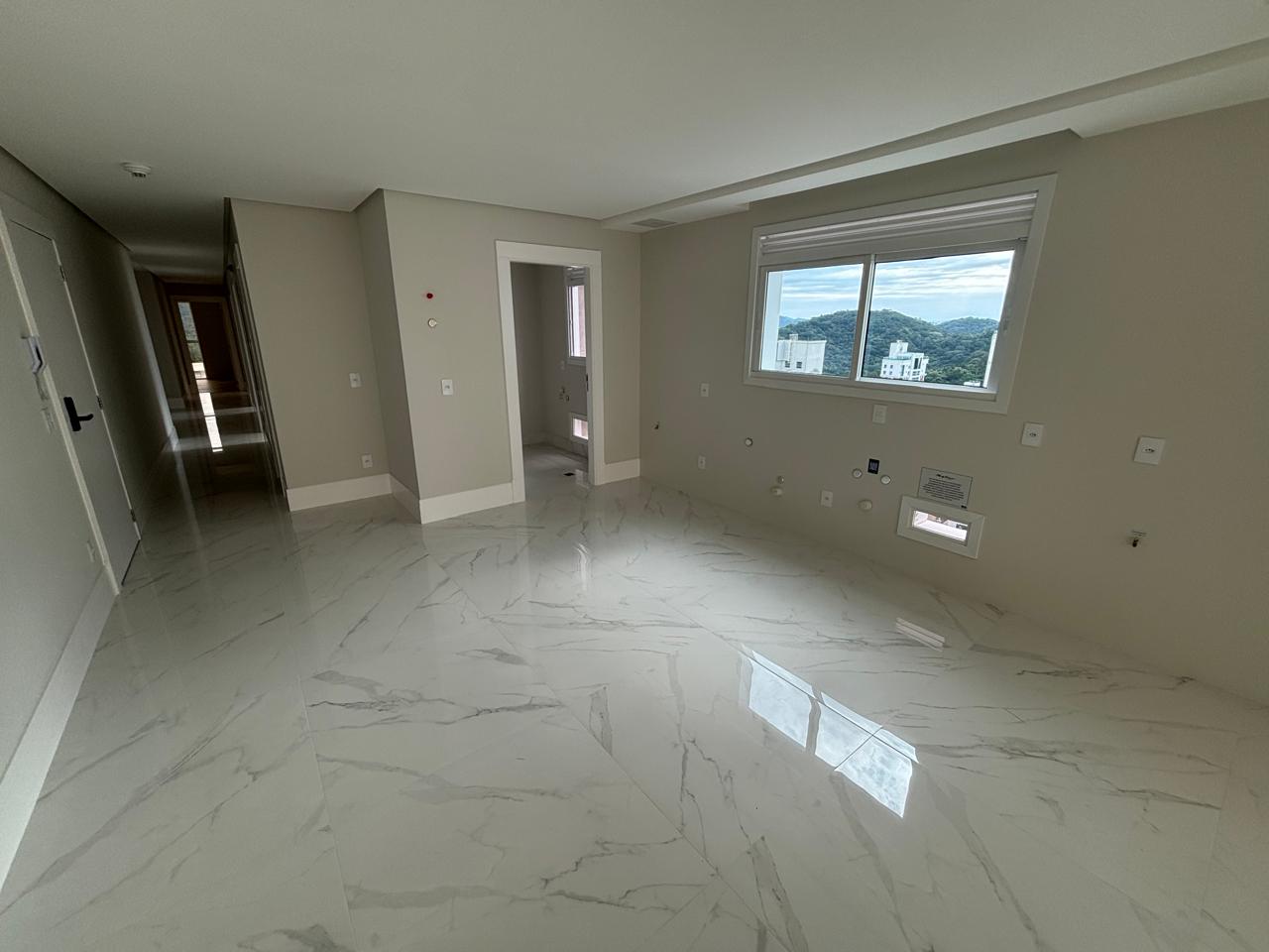 Apartamento no Ed. Skyline em Balneário Camboriú - foto 8