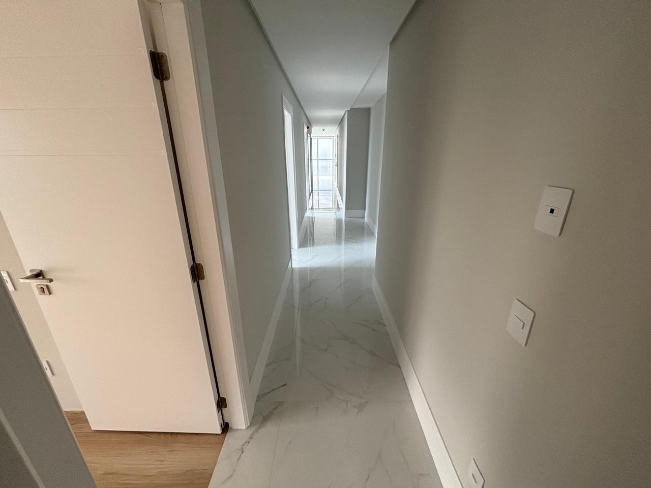 Apartamento no Ed. Skyline em Balneário Camboriú - foto 10