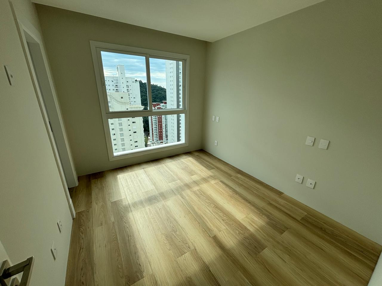 Apartamento no Ed. Skyline em Balneário Camboriú - foto 11