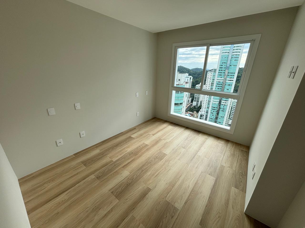 Apartamento no Ed. Skyline em Balneário Camboriú - foto 12