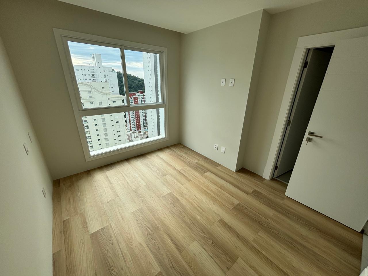 Apartamento no Ed. Skyline em Balneário Camboriú - foto 15