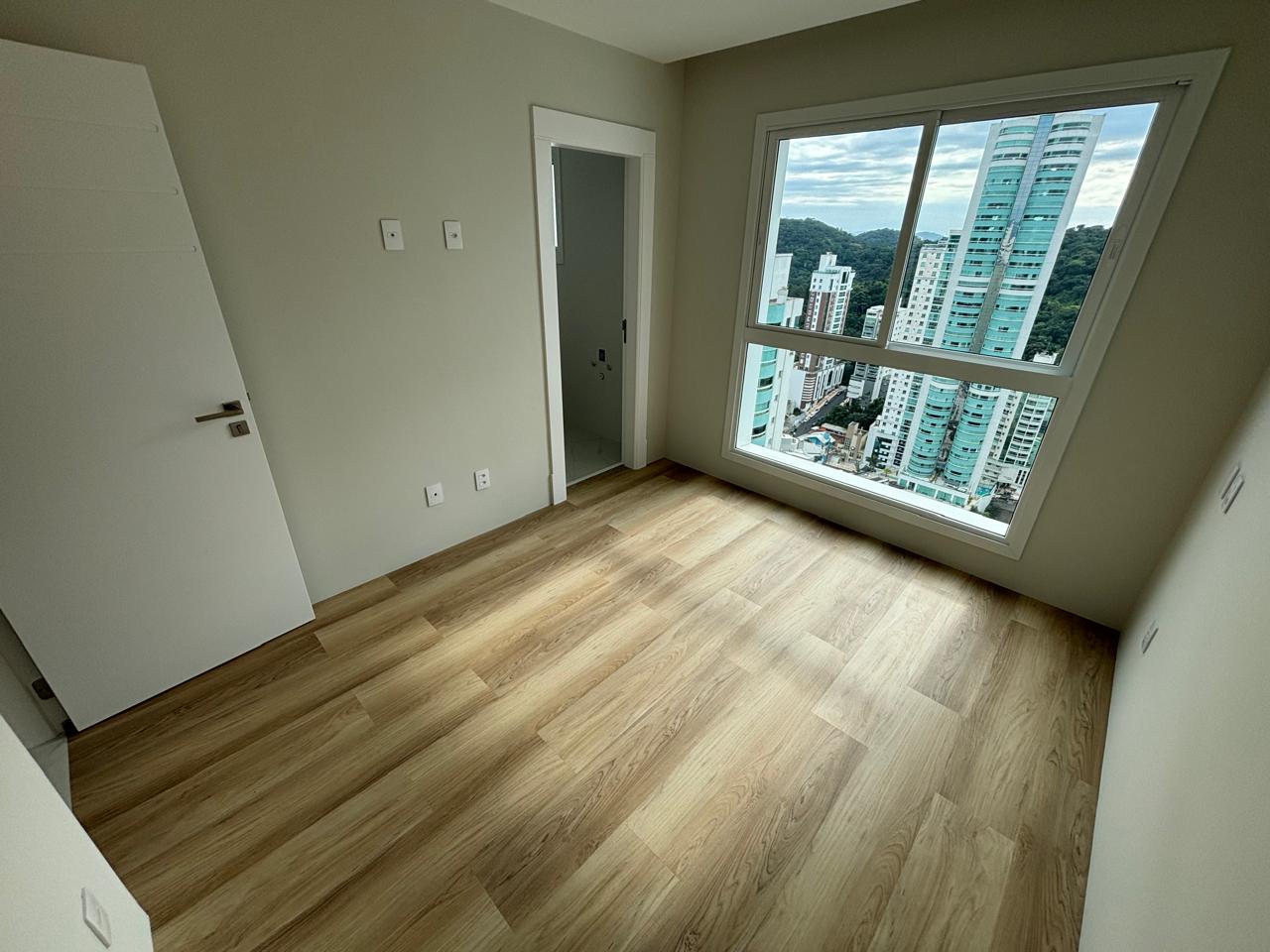 Apartamento no Ed. Skyline em Balneário Camboriú - foto 16