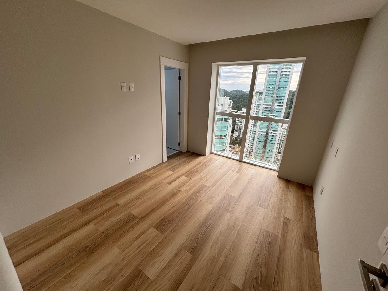 Apartamento no Ed. Skyline em Balneário Camboriú - foto 17