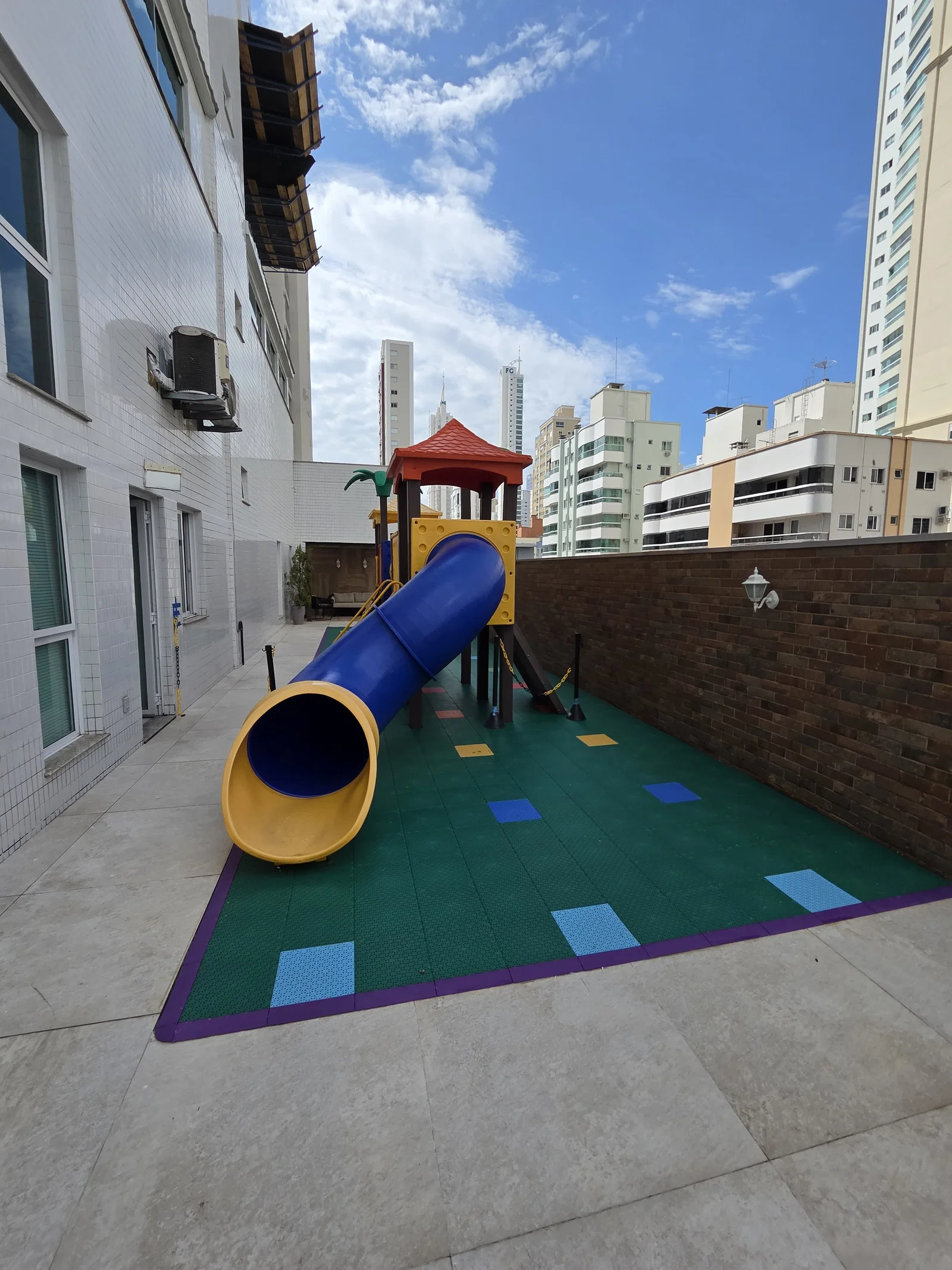 Apartamento no Ed. Torre Esmeralda em Balneário Camboriú - foto 19